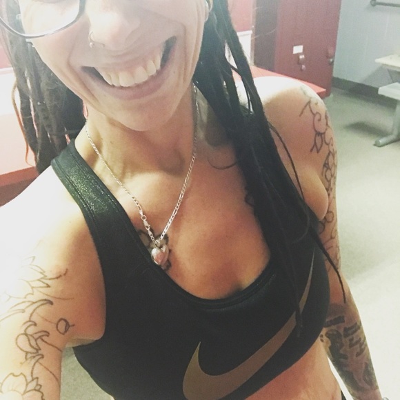 Meet your Posher, Autumn Amore - Picture 7 of 8